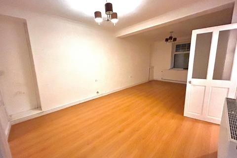 3 bedroom terraced house to rent, Hillside Terrace, Wattstown, Porth
