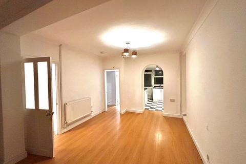 3 bedroom terraced house to rent, Hillside Terrace, Wattstown, Porth