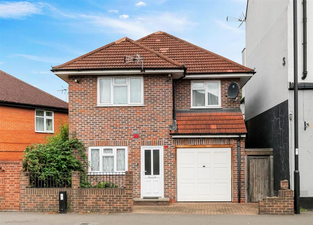 Victoria Road, Edmonton 3 bed detached house for sale £550,000