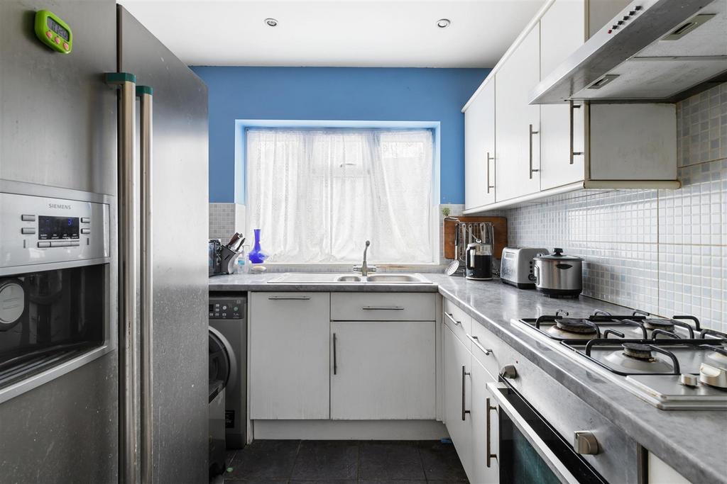 135 Victoria Road N9 9 BB-7.jpg