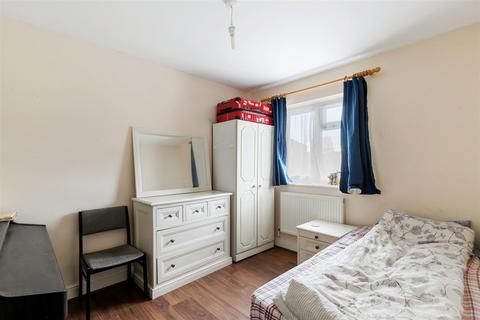135 Victoria Road, London, N9 9BB