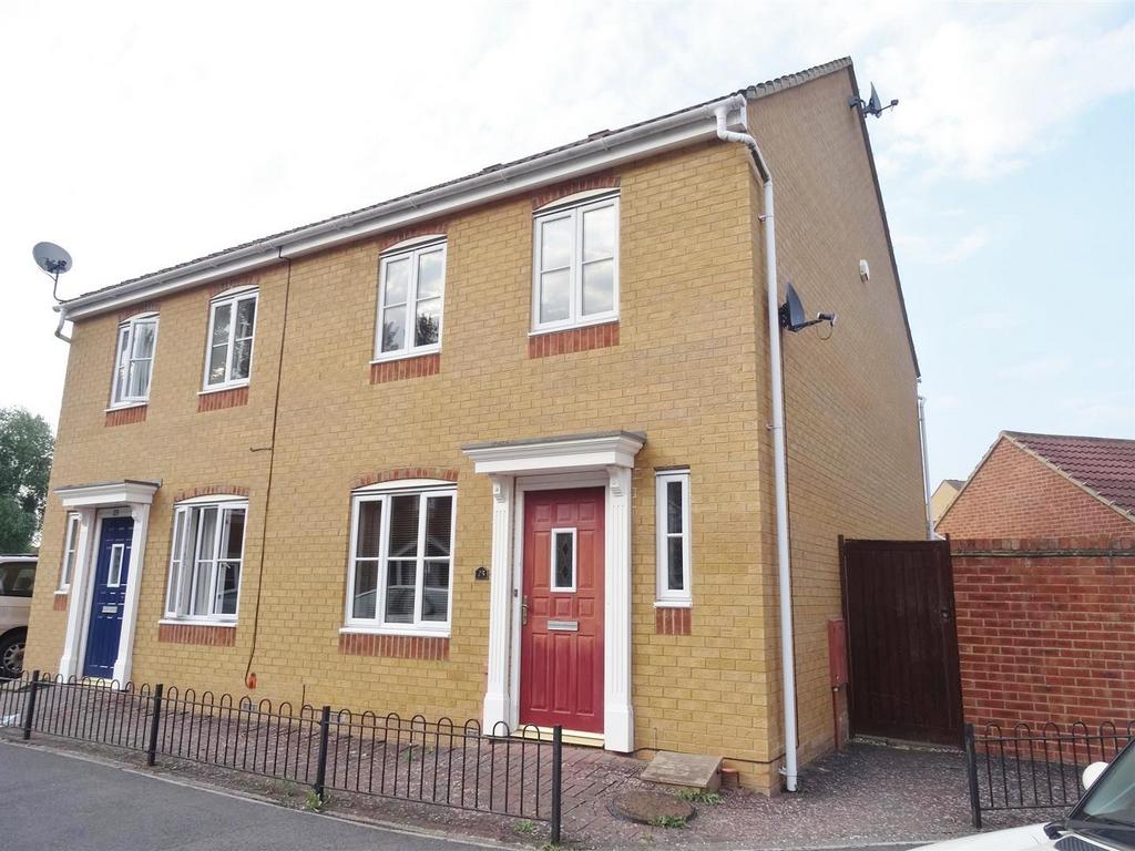 Avill Crescent 3 bed semidetached house £1,100 pcm (£254 pw)