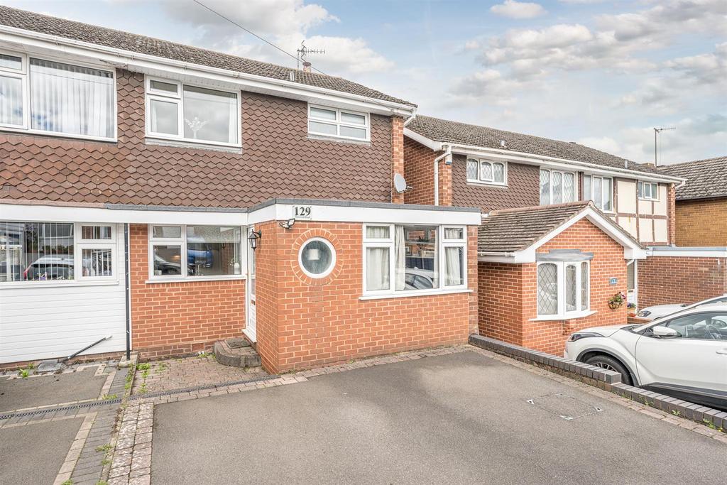 Elmwood Road, Wordsley, DY8 5JU 3 bed semidetached house for sale £260,000