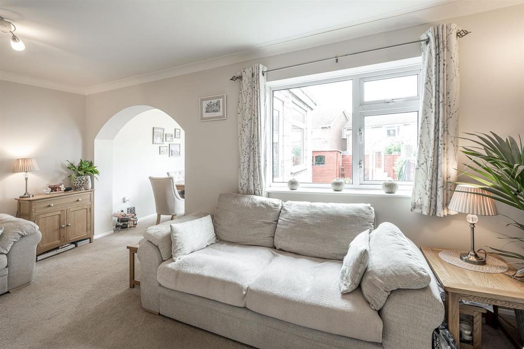 Elmwood Road, Wordsley, DY8 5JU 3 bed semidetached house for sale £