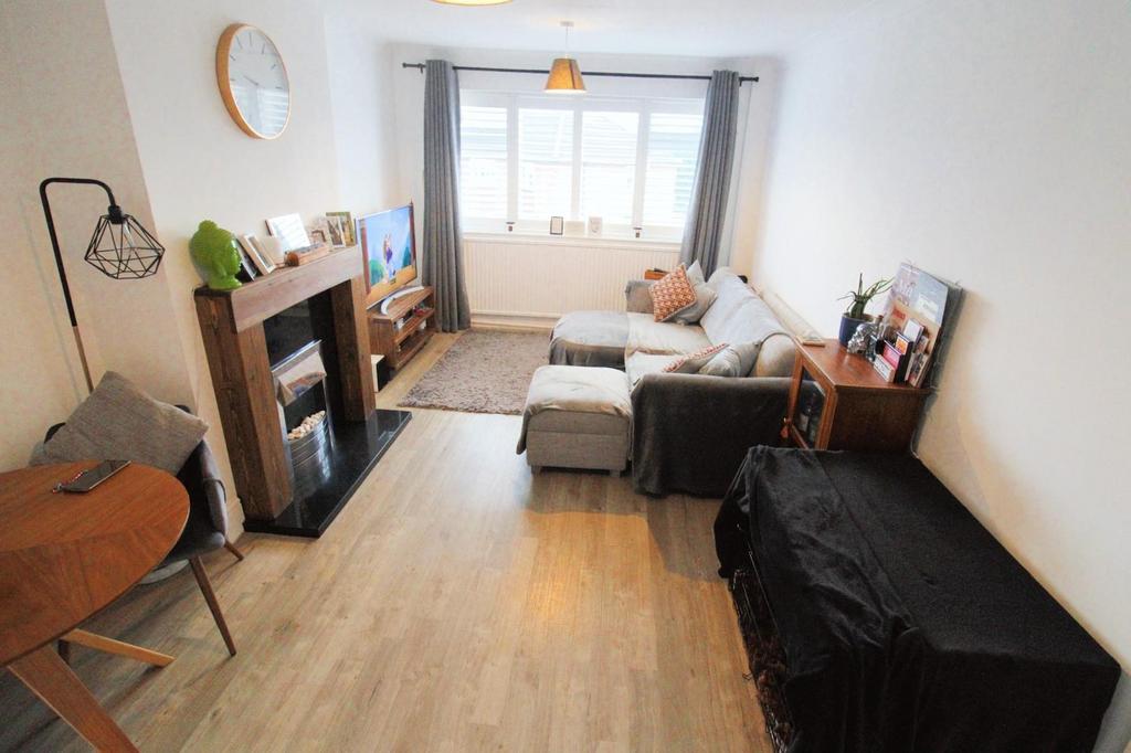 Living Room (2)
