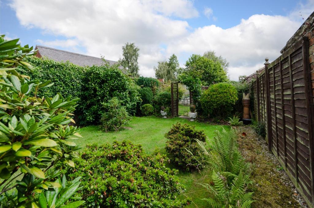 Cherry Tree Avenue, Newton On Ouse 3 bed character property £325,000