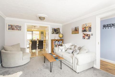 12 Forsythia Close, Lutterworth, LE17 4FD
