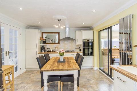 12 Forsythia Close, Lutterworth, LE17 4FD
