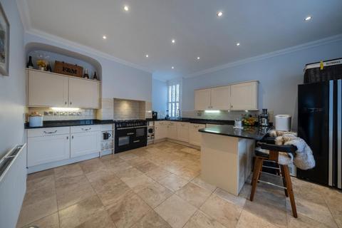 4 bedroom townhouse for sale - Church Street, Malpas