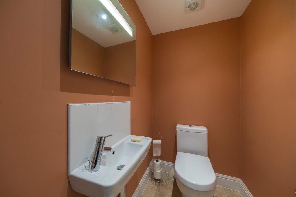 Laburnum House-027.JPG