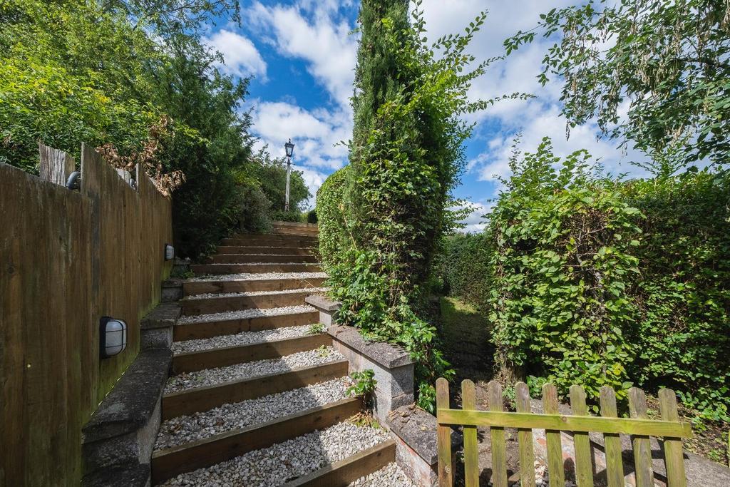 Laburnum House-059.JPG