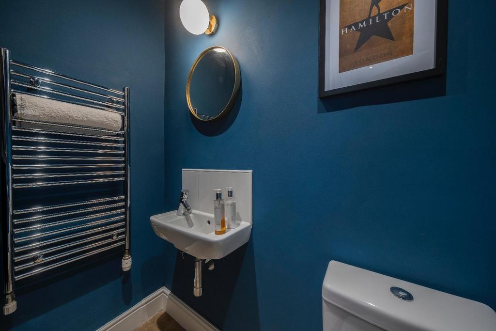 Laburnum House-017.JPG