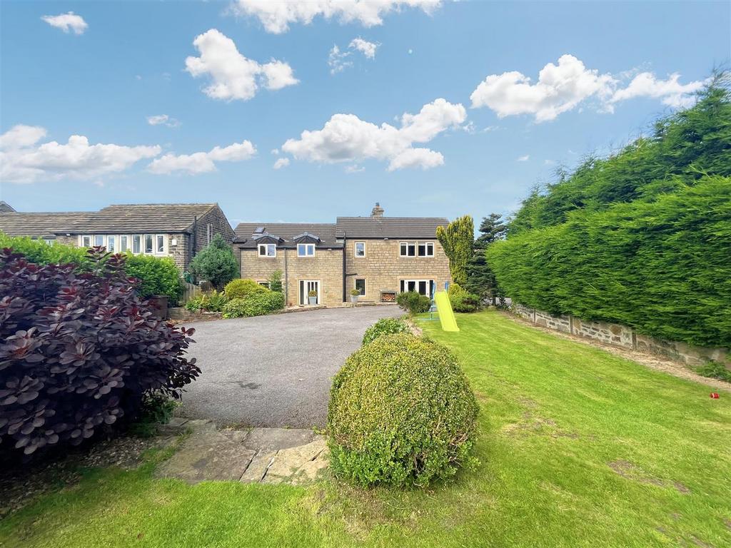 Huddersfield Road, Shelley, Huddersfield, HD8 8HF 4 bed barn conversion