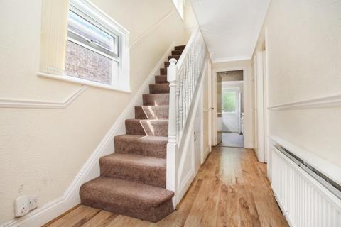 11 Aspen Mount, Leeds, LS16 6RT