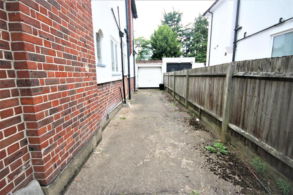 Long driveway to garage with own drive: