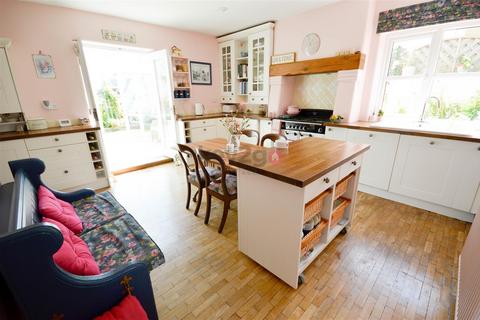 4 bedroom cottage for sale, The Lane, Spinkhill, Sheffield, S21