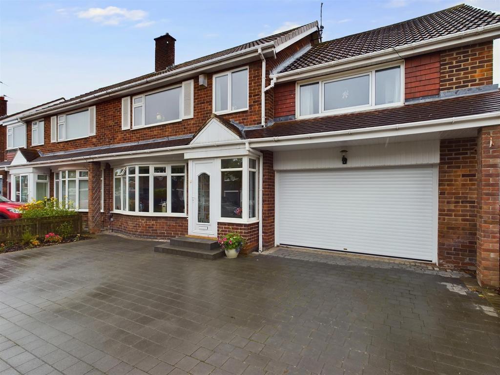 Willoughby Drive, Whitley Bay 5 bed semidetached house £439,950