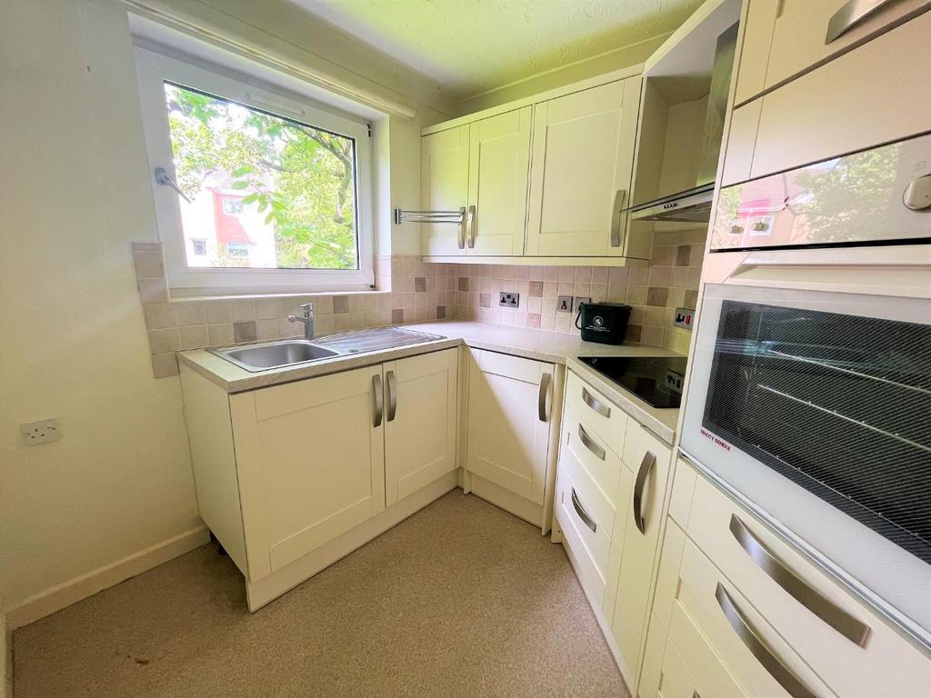 Mumbles Bay Court, Mayals Road, Blackpill, Swansea 2 bed retirement