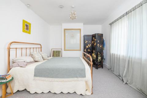 82 Quantock Road, Bristol, BS3 4PE
