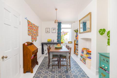 82 Quantock Road, Bristol, BS3 4PE