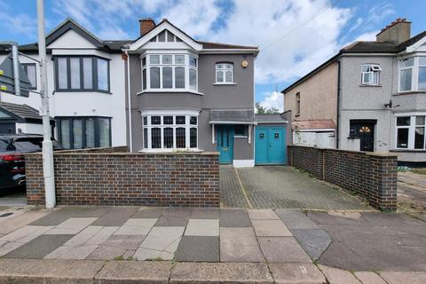 3 bedroom house for sale, Benton Road, Ilford