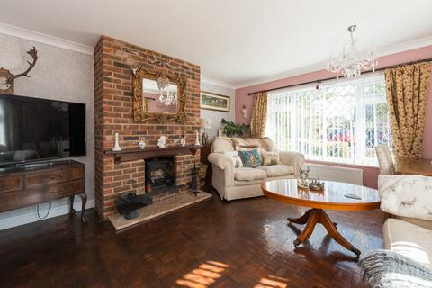 27 Oakwood Drive, Whitstable, CT5 1NY
