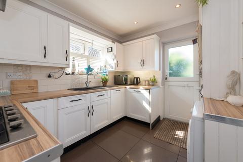 27 Oakwood Drive, Whitstable, CT5 1NY
