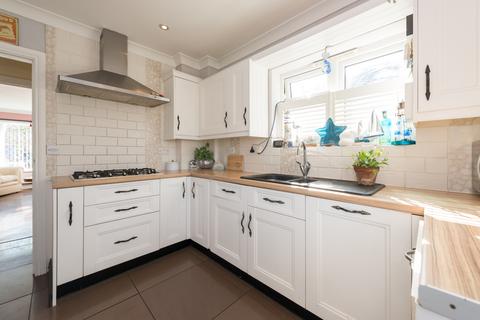 27 Oakwood Drive, Whitstable, CT5 1NY