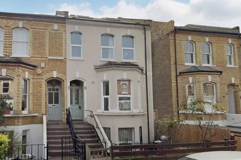 6 bedroom terraced house to rent, Rossiter Road, Balham, London, SW12
