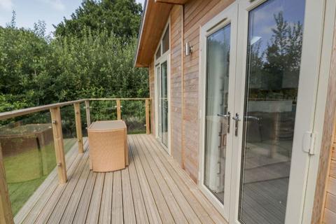 2 bedroom lodge for sale, Stonerush Lakes, , Lanreath PL13