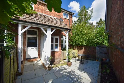 2 bedroom ground floor flat for sale, Silverdale Lane, Tunbridge Wells, TN4 9LA