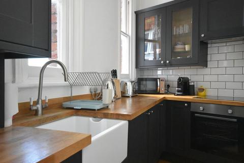2 bedroom ground floor flat for sale, Silverdale Lane, Tunbridge Wells, TN4 9LA