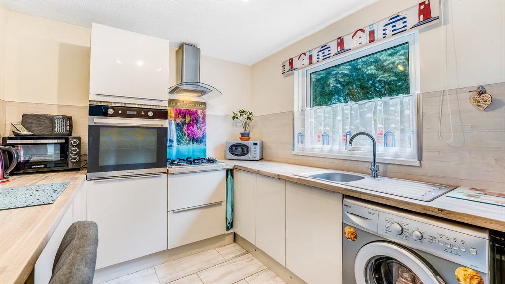 Steer Point Road, Brixton, Plymouth... 3 bed terraced house £200,000