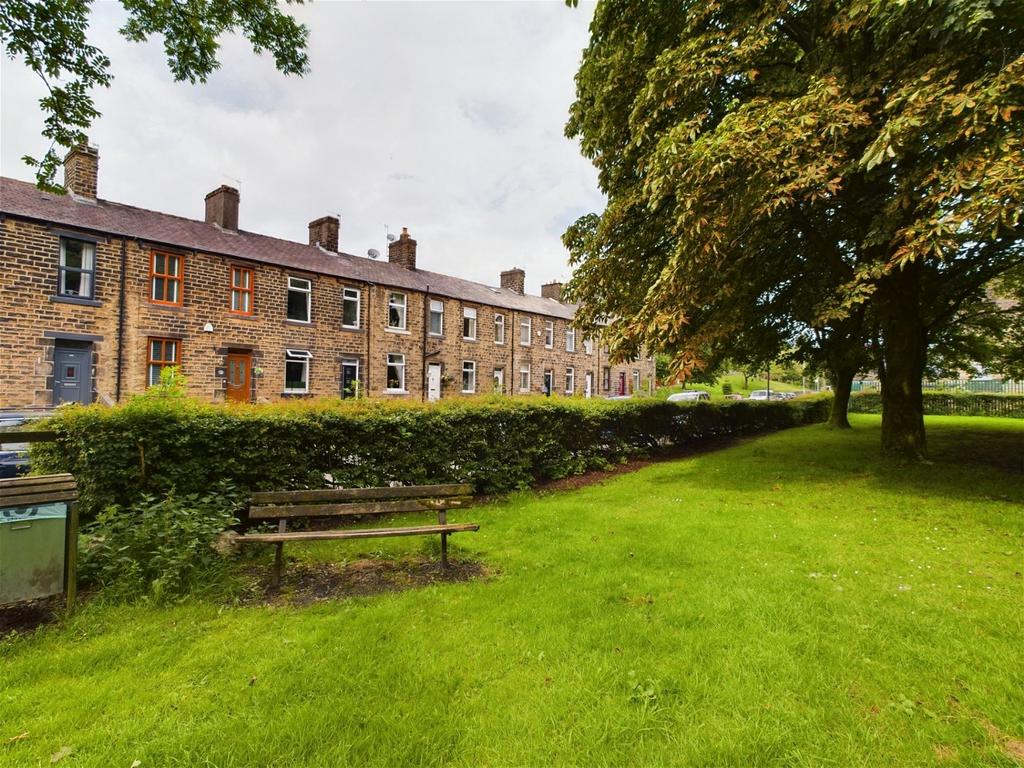 Huddersfield Road, Diggle, Saddleworth 3 bed terraced house for sale