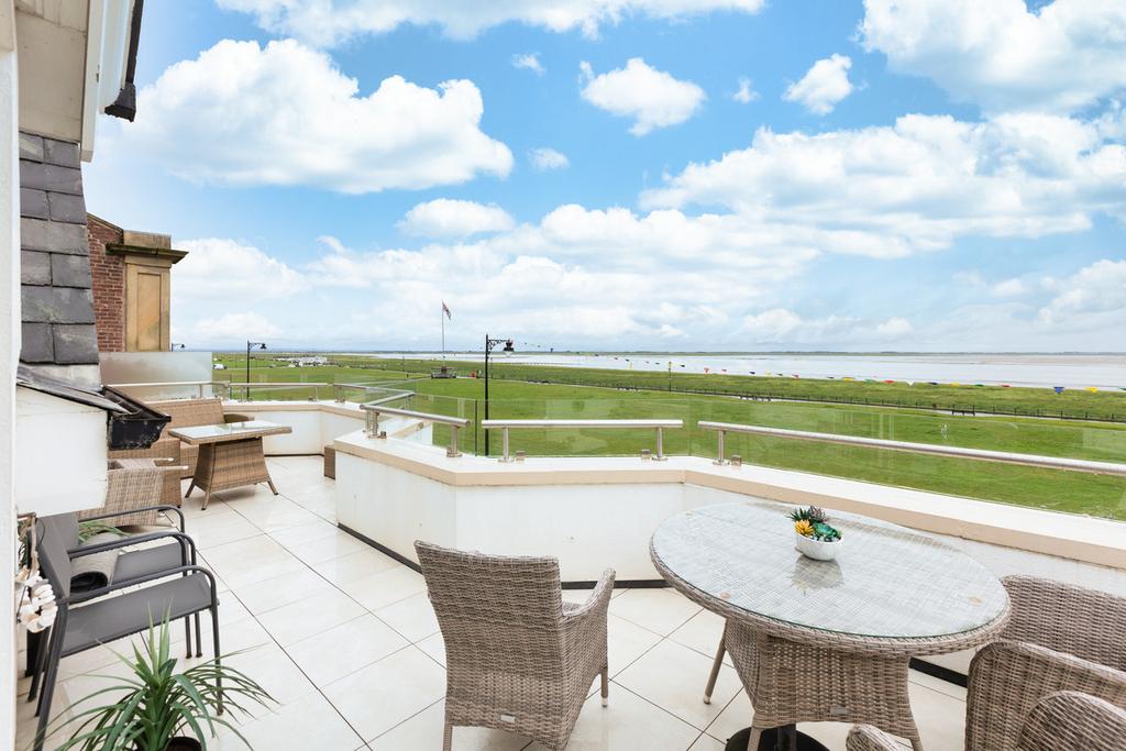 West Beach, Lytham St. Annes, FY8 5 bed link detached house for sale £2,250,000