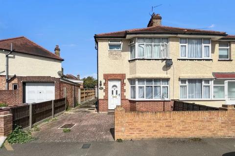 3 bedroom semi-detached house to rent, Craigwell Avenue, Feltham, TW13