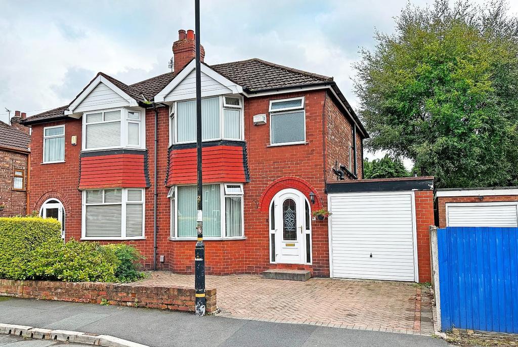 Langham Grove, Timperley, 3 bed semidetached house for sale £450,000
