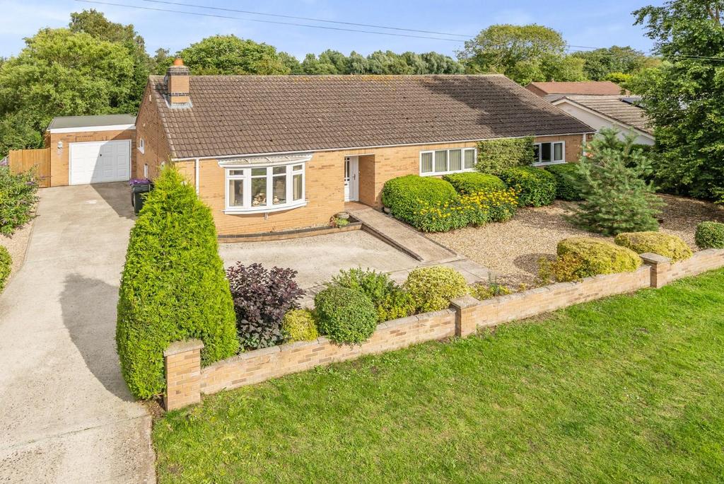 Prospect Street, Horncastle, Lincs, LN9 5AX 3 bed detached bungalow for
