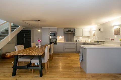 8b High Street, Penicuik, EH26 8HW