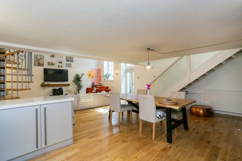 8b High Street, Penicuik, EH26 8HW