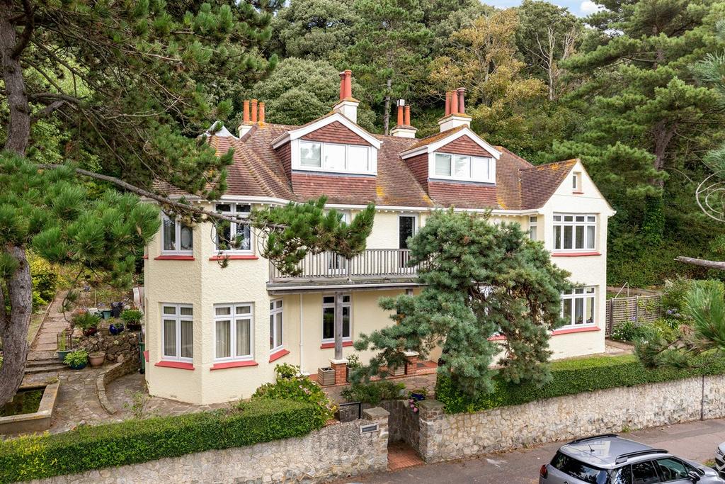 Radnor Cliff Crescent, Folkestone, CT20 5 bed detached house for sale