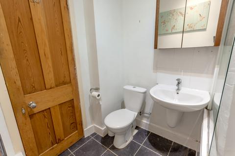 Flat F, 48 Ashvale Place, Aberdeen, AB10 6QA