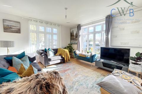 2 bedroom flat for sale - Lambe Close, Holborough Lakes, ME6 5PE