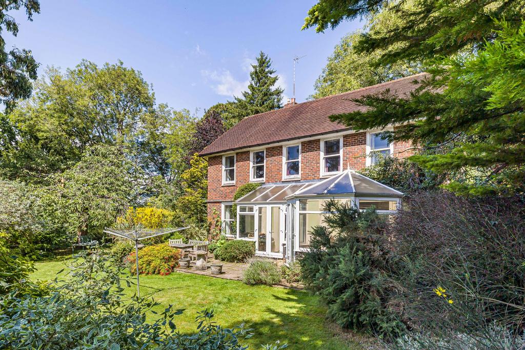 Mount Park Avenue, Harrow on the Hill Conservation Area 4 bed detached house for sale £1,500,000