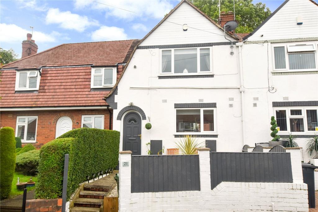 Hepworth Crescent, Churwell, Morley, Leeds 2 bed terraced house for