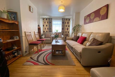 5 Brookfield Road, Northampton, NN2 7LT