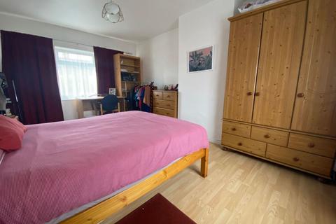 5 Brookfield Road, Northampton, NN2 7LT