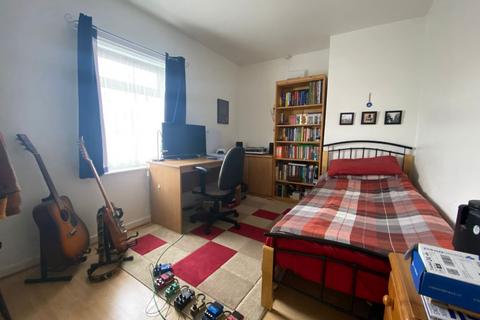 5 Brookfield Road, Northampton, NN2 7LT