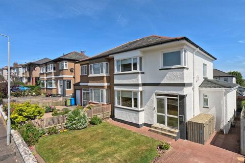 2 Lomondside Avenue, Clarkston, Glasgow, G76 7UL