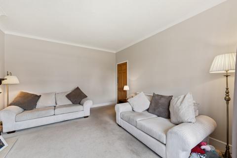 2 Lomondside Avenue, Clarkston, Glasgow, G76 7UL